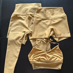 ALO Yoga Camel Athletic Set Size S